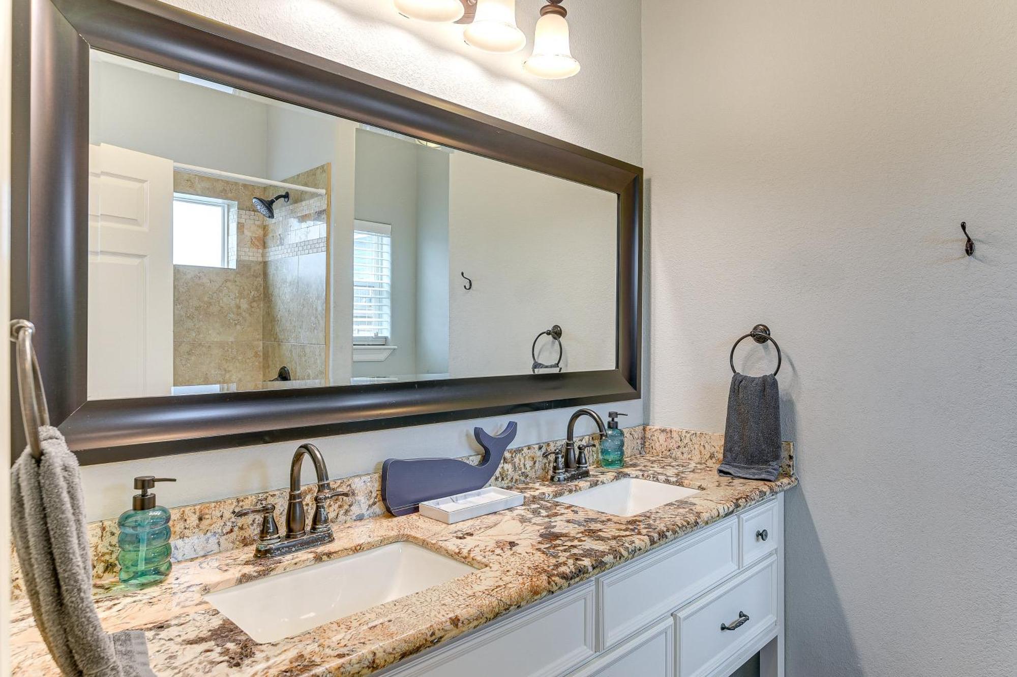 Large Group Gulf Retreat, Steps To Surfside Beach! Екстер'єр фото