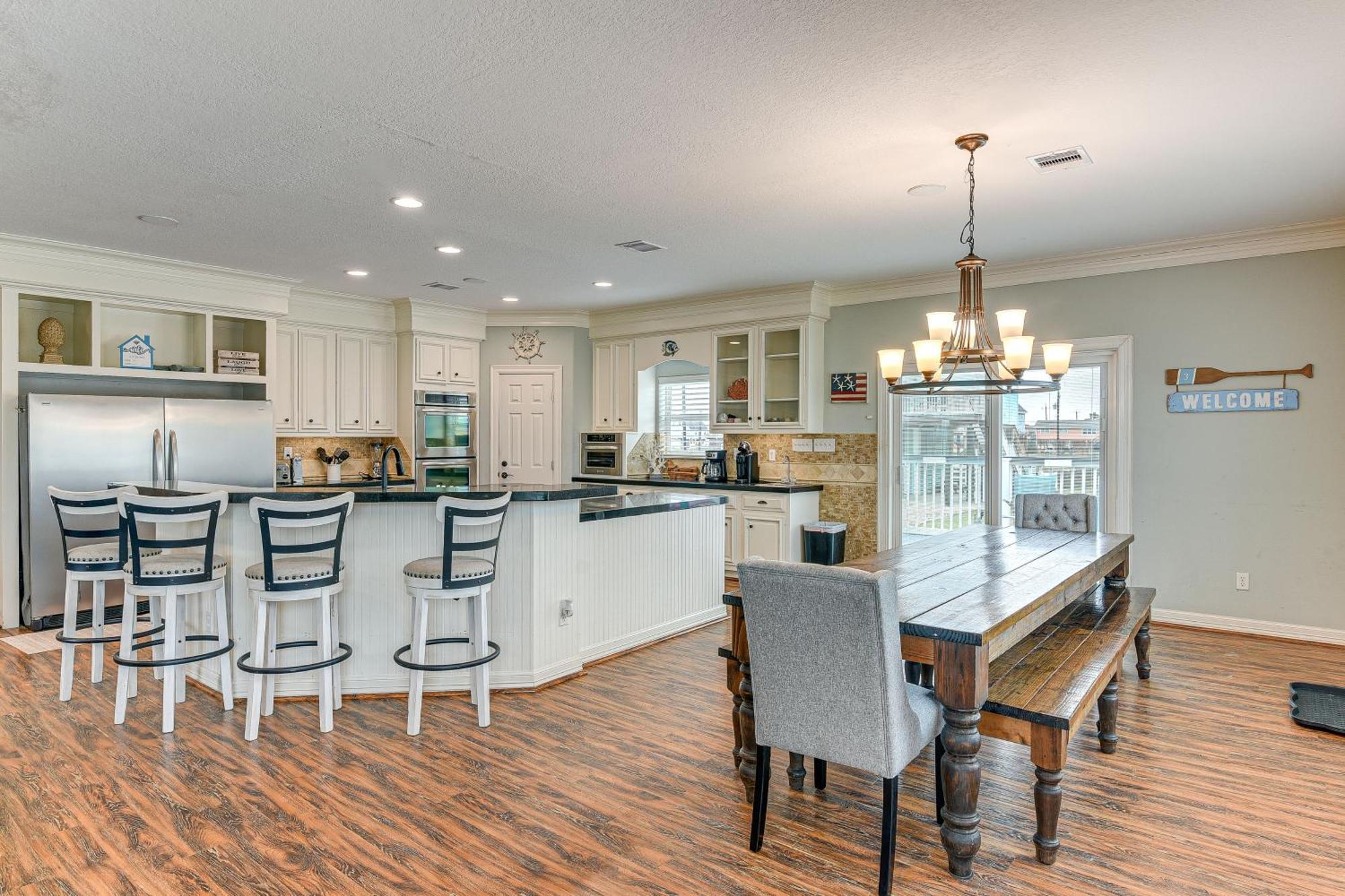 Large Group Gulf Retreat, Steps To Surfside Beach! Екстер'єр фото